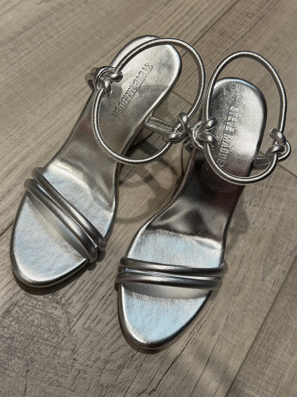 Steve Madden Harrlow Block Heel Knotted Sandals Silver Size 7 New